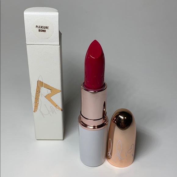 NIB MAC PLEASURE BOMB MATTE RIRI RIHANNA A93 100% - Picture 3 of 12
